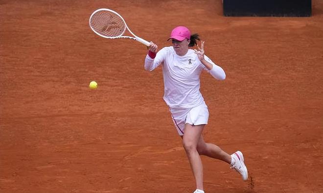 镜报：无论是留在利物浦还是去皇马，阿诺德都会得到一份高薪合同